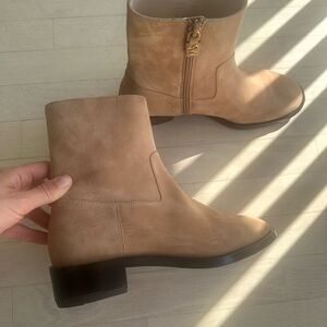 NEW! Stuart Weitzman side beige boots sz 8